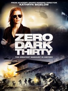 ඇමරිකානු දේශපාලනය සහ Zero Dark Thirty
'ඇමරිකානු දේශපාලනය සහ Zero Dark Thirty'

2001 වසරේ සැප්තැම්බර් 11 ත්‍රස්ත ප්‍රහාරය ඇමරිකානු ඉතිහාසයේ දේශපාලනික වශයෙන් හැරවුම් ලක්ෂ්‍යයක් බවට පත් විය. ඇමරිකානු ඉතිහාසයට පමණක් නොවේ. ගෝලීය වශයෙන් ලෝකයේ සෑම මහද්ව්ප්යකම පිහිටි රටවල් බොහෝමයකට සැප්තැම්බර් ත්‍රස්ත ප්‍රහාරය බලපෑවෙිය. ඇමරිකාවේ ආර්ථිකයේ හදවත බඳු ලෝක වෙළඳ මධ්‍යස්ථානයට සහ ඇමරිකානු ආරක්ෂක පද්ධතියේ මහා බළකොටුව බඳු පෙන්ටගනය වෙත අල්කයිඩා ත්‍රස්ත සංවිධානයේ ත්‍රස්තවාදීයෝ පහර දුන්හ. ඉන් දහසකට වැඩ් ප්‍රමාණයක් මිනිසුන් මිය ගියහ. ඊට ප්‍රතිචාර වශයෙන් එවකට ඇමරිකානු ජනාධිපති ජෝර්ජ් ඩබ්ලිව්. බුෂ් "ඔසාමාට එරෙහි යුද්ධය" නමින් දැවැන්ත යුධ මෙහෙයුමක් ඇග්ෆනිස්ථානයේ දී දියත් කළ අතර, එයට 2001 වසරේ දී ඇෆ්ගනිස්ථානය සහ 2003 වසරේ දී ඉරාකය ආක්‍රමණය කිරීම ඇතුළත් විය. ඔසාමා බින් ලාඩන් දඩයම් කිරීම යනු 9/11 ප්‍රහාරයෙන් දහස් සංඛ්‍යාවකට වැඩි මියගිය ඇමරිකානු ජනතාව වෙනුවෙන් යුක්තිය, සාධාරණය ඉටු කිරීම සහ ඇමරිකාවේ ජාතික ආරක්ෂාව නියෝජනය කිරීම ඇමරිකානු දේශපාලනයේ සංකේතාත්මක ඉලක්කයක් බවට පත් විය. 

'කැත්‍රින් බිගෙලෝ' නමි සම්මානනීය සිනමාකාරිනිය විසින් අධ්‍යක්ෂණය කරන ලද සහ මාර්ක් බෝල් විසින් රචිත "සීරෝ ඩාර්ක් තර්ටි" චිත්‍රපටය ගෙතෙන්නේ මෙම 9/11 ප්‍රහාරයට ප්‍රධාන වශයෙන් වගකිව යුතු අල්කයිඩා නායක ඔසාමා බින්ලාඩන් සොයා ඝාතනය කිරීමේ මෙහෙයුම වටයි. ප්‍රබල දේශපාලන - ත්‍රාසජනක චිත්‍රපටයක් ලෙස දශකයක් පුරා අල්කයිඩා ත්‍රස්තවාදි සංවිධානයේ නායක ඔසාමා බින් ලාඩන් දඩයම් කිරීමේ අසීරුමය ත්‍රාසජනක මෙහෙයුම 'සීරෝ ඩාර්ක් තර්ට්' තුළින් සිනමාත්මක ආඛ්‍යානයකින් කියැවේ.  "Zero Dark Thirty" හි දේශපාලන සන්දර්භය සහ 9/11 ප්‍රහාරයෙන් පසු යුගය හා බැඳේ. වර්ෂ 2011 දී එක්සත් ජනපද නාවික හමුදා සීල් භටයින් අතින් ඔසාමා සැඟව සිටියදී ඝාතනය කළේය. 'සීරෝ ඩාර්ක් තර්ට්' චිත්‍රපටය නිකුත් වන්නේ ඔහුගේ මරණයෙන් හරියටම වසරකට පසු එනම් 2012 වසරේදී ය. විශේෂත්වය වන්නේ 'සීරෝ ඩාර්ක් තර්ට්' සිනමාපටය ඇමරිකානු රජය වෙනුවෙන් කළ ප්‍රොපගැන්ඩා චිත්‍රපටයක් නොවෙි. එය ඇමරිකානු ආරක්ෂක අංශයේ අසමත්බව සහ දේශපාලනික වශයෙන් කළ අතපෙවීමි පිළිබඳ සියුම් කියැවීමකි. බුද්ධිමය තොරතුරු එක්රැස් කිරීම වෙනුවෙන් සිරකරුවන් වෙත වධහිංසා පැමිණවීම, බුද්ධි තොරතුරු රැස් කිරීම සහ ඇමරිකානු විදේශ ප්‍රතිපත්තිය නිරූපණය කිරීම පිළිබඳව 'සීරෝ ඩාර්ක් තර්ට්' චිත්‍රපටය තුළ නිරූපණය වීම ප්‍රේක්ෂකයනගේ විවාදය තුඩු දුන් හේතු කිහිපයකි.

සිනමාපටය ආරමිභ වන්නේ කම්පනයේ සෙවණැලිවලිනි. 9/11 ප්‍රහාරයට ලක් වූ වින්දිතයින්ගේ කටහඬවල් සමඟ සිනමාපටයේ රූප පෙළ ආරම්භ වෙයි. ඉන් අනතුරුව CIA රහස් සංවිධානයට සේවය කරන දත්ත විශ්ලේෂකයෙකු වන මායා නම් කාන්තාව තම වෘත්තීය ජීවිතය උමතුවෙන් සහ සදාචාරාත්මකබව පසෙක දමා තම ශ්‍රමය, ජීවිතය, බුද්ධිය කැප කරමින් බින් ලාඩන් සොයා වෙහෙසෙයි. චිත්‍රපටය දශකයකට වැඩි කාලයක් පුරා විහිදෙන අතර, විවිධ CIA මෙහෙයුම්, ප්‍රශ්න කිරීම්, බුද්ධි අංශ ඉඟි සහ ත්‍රස්ත ප්‍රහාර හරහා ගමන් කරයි. සැබෑවටම සිදු වූ 2005 ලන්ඩන් බෝම්බ ප්‍රහාරය සහ 2008 පාකිස්තානයේ ඉස්ලාමාබාද් නුවර පිහිටි සුප්‍රකට මැරියට් හෝටලයේ බෝම්බ ප්‍රහාරය මීට ඇතුළත් වෙයි.

චිත්‍රපටය 2011 මැයි මාසයේදී බින් ලාඩන් සැඟව සිටි පාකිස්තානයේ පිහිටි ඇබොටාබාද් නිවාස සංකීර්ණය ඇමරිකානු නාවික හමුදා සීල් කණ්ඩායමගේ රහසිගත වැටලීමෙන් අනතුරුව නිමාවට පත් වේ. එය එසේ අවසන් වූවත් සිනමාපටය අවසන් කරන්නේ ඇමරිකානුවන් උත්කර්ෂයට නංවන ජයග්‍රාහී ලීලාවකින් නොවේ. චිත්‍රපටයේ ප්‍රධාන චරිතය වන මායාගේ චරිතය වඩාත් කැපී පෙනෙයි. සිනමාපටය තුළ මායා නිරූපණය කර ඇත්තේ සම්භාව්‍ය ක්‍රියාදාම වීරවරියක් ලෙස නොව, නොපසුබට උත්සාහයක් සහිත බුද්ධිමත් සහ හුදකලා වූ කාන්තාවක ලෙසිනි. සාර්ථක වැටලීමකින් පසු, අවසාන දර්ශනයේදී 'මායා' ප්‍රවාහන ගුවන් යානයක තනිවම වාඩි වී හඬයි. ඇගේ කඳුළු තුළින් හඟවන්නේ කුමක්ද? රාජ්‍ය නිළධාරින්ගේ නොයෙකුත් ගැටුම් මැද බින්ලාඩන් සොයා ඝාතනය කිරීමෙන් පසු ඇය විශාල තනිකමට මුහුණ දීම ඉන් පිළිබිඹු කරයි.

දේශප්‍රේමය සහ දේශපාලනය

චිත්‍රපට න්‍යායාචාර්ය ජීන් බෝඩ්‍රිලාර්ඩ් සඳහන් කරන්නේ අනුකරණයක් සැබෑ ලෙසම නිරූපණය කි⁣රීමට උත්සාහ දරන තරමට එහි ගොඩනඟන ලද ආඛ්‍යානයක් යන කාරණය වඩාත් බලවත් ලෙස වසන් කළ හැකි බවයි. චිත්‍රපටය ඇමරිකානු දේශප්‍රේමීත්වය පිළිබඳ තීව්‍ර කරනමුත් එය ජාතිකවාදී අර්ථයකින් ගෙනහැර දක්වන්නක් නොවේ. එය අන් අයව ආරක්ෂා කිරීම සඳහා තම ජීවිත පරදුවට තැබූ මිනිසුන්ගේ කාර්යය වෙනුවෙන් පෙනී සිටියි. ඔසාමා ඝාතනය වෙනුවෙන් සැබෑවටම ඇමරිකානු ජනතාව ජයග්‍රාහී පෙළපාළි පැවැත්වූහ. ලංකාවෙි යුද්ධය ජයග්‍රහණය කළ දවස මෙන් ඔවුන් ද ඇමරිකානු ධජය වනමින් සතුට සැමරුමි පැවැත්වූහ. මෙම නිරූපණය වීරත්වය සහ ජයග්‍රහණය පිළිබඳ සරල සංකල්පවලට අභියෝග කරන බවයි මගේ පෞද්ගලික අදහස නම්. එය ගැඹුරු ඇමරිකානු දේශපාලන සත්‍යයක් ප්‍රතිරාවය කරයි. දෘෂ්ටිවාදාත්මක ප්‍රතිවිපාකය පිළිබඳ සිනමාපටය කරුණු අනාවරණය කරයි.

 ත්‍රස්තවාදයට එරෙහි යුද්ධය කිසි විටෙකත් සටන් ජයග්‍රහණය කිරීම ගැන පමණක් නොවේ. එය සංකීර්ණ, බොහෝ විට පරස්පර විරෝධී සදාචාරාත්මක භූ දර්ශනයක සැරිසැරීම ගැන සඳහනක් තබන්නකි. එය 21 වන සියවසේ මුල් භාගයේ ඇමරිකානු දේශපාලනය සඳහා කැඩපතක් බවට පත්වේ. ත්‍රස්තවාදී බිය, ආක්‍රමණශීලීත්වය පිළිබඳ සටහනකි. 'සීරෝ ඩාර්ක් තර්ටි' ඔසාමා බින් ලාඩන් ඝාතනය සමරන්නේ නැත. එය ඔහු ඝාතනය කිරීම වෙනුවෙන් මියගිය ඇමරිකානු ජනතාව සහ සීමාවකින් ⁣තොරව ශ්‍රමය වැගිරීම් කළ මිනිස්සුන්ගේ ශ්‍රමයේ මිල කොපමණද? යන්න පිළිබඳ ප්‍රශ්න කිරීමක් වැන්න. එය හුදෙක් ත්‍රාසජනක චිත්‍රපටයකින් ඔබ්බට ගිය කාලයේ අත්‍යවශ්‍ය දේශපාලන ලේඛනයකි. ජනප්‍රිය ඇමරිකානු ජාතික ආඛ්‍යානයක් යළි ප්‍රතිනිෂ්පාදනය කිරීමකි.

-මලින්ත විතානගේ-