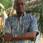 "ප්‍රේමයට කවි ලියා කුමටද" සෙනෙහසේ දොර වැසේ නම්...! ප්‍රේමයේ වසන්තයත් විරහවේ ගිම්හානයත් ස්වසන්තානයේ රඳවා ගෙන, මහා සාගරය සේ ගැඹුරක් දරන ජීවිත කතා කොතෙක් නම් මේ මහ පොළොව මත ඇත්ද? ඉන් ඇතැම් ඒවා ප්‍රේමයේ සුවයත් ඇතැම් ඒවා විරහවේ සුසුමත් එක ලෙස විඳින්නට සලස්වයි. එහි ඇති සෞන්දර්යය සොයා ගත්තවුන් පමණක් ඒ තුළ ඇති ගැඹුරු බව වටහා ගනියි. ගීතය සහ ප්‍රේමය අතර ඇති සංකලනයන් වර්තමානය සේම මතුවටත් අපූර්ව නිර්මාණ බිහි කිරීමට හේතු සාධක වනු ඇත. ඉතින්, එවන් වූ සෙනෙහසක් රැඳි ස්වර දැහැනකින් නිම වුණු, "ප්‍රේමයට කවි ලියා කුමටද?" ගීතය ජීවිතයට ප්‍රේමය නමින් එකතු වන අත්දැකීම් වලට ගැඹුරු සිරියාවක් එක් කරයි. මෙම ගීතය ප්‍රභාෂා නෙත්මිගේ සුමියුරු හඬින්, සමිද්ධ ආර්යසිංහගේ අර්ථාන්විත සහ සුගැඹුරු පද රචනයෙන් සහ දර්ශන වික්‍රමතුංගයන්ගේ සංගීතයෙන් නිර්මාණය වූවකි. ප්‍රේමයට කවි ලියා කුමටද සෙනෙහසේ දොර වැසේ නම් රෑට අහසේ තාරුකා ඇයි අපේ ඇස් මඟහැරේ නම් ප්‍රේමය උදෙසා සෙනෙහසින් ගෙත්තම් කළ කවි බොහෝමය. ජීවිතේ චාරිකාව අතරතුර හදවත විවර කළ ස්නේහයේ දොරටු වැසේ නම් තවත් ප්‍රේමය උදෙසා කවි ලිවීමේ ඵලය කුමක්ද? ප්‍රේමයේ ආලෝකයෙන් දිලිසුණු අපේ දෑස් එකිනෙකාට මඟ හැරී ඇත්නම් මේ මැදියම් රැය පුරා නිවෙන දැල්වෙන තාරුකා එළි කුමට ද? මේ වචන සියල්ලගේම ගැබ් ව ඇත්තේ වේදනාත්මක සෞන්දර්යයකි. හිත රිදී නොරිදී යන ආකාරයෙන් වචන ගළපා තිබීම අපූර්වය. දෙතොලෙ නාදළු පැහැය කුමටද වතට සිනහව නොදේ නම් ළමැද ගෝමර පිපෙන්නේ ඇයි ගතින් දෙතැනක සිටී නම් මුවට සිනහව නොදේ නම් ඒ දොතොල් රත් පැහැ දිස්නෙ තිබී කුමටද? හදවතට ළං වී හිඳිනු බැරි නම් ඇයි ද මෙතරම් සුන්දර දේවල් මැවූයේ. විඳින්නට නොහැකි නම් ඇයි ද මේ හැඟීම් මෙතරම් සුන්දර? ගතින් දෙතැනක සිටින්නට නම් නුඹේ ළමැදේ ගෝමර පිපෙන්නේ ඇයි ද? කිසිදිනෙක ඔවුනොවුනට විඳින්නට නොහැකි ඒ සුන්දරම මොහොතවල් එකිනෙකින් ගළපා හදවතින් ප්‍රශ්න කරන්නේ විරහව තුළ ඇති ශාන්ත සුන්දරත්වයත් ගැඹුරු වේදනාවත් එකට මුසු කරමිනි. වෙලේ නියරේ ඇලේ ඉවුරේ කෙළිදෙලෙන් උමතුව එදා ඉන්නකම් සෙනෙහස සෙවූ අපි කවියන්ට හමු නොවේවා නුඹ එක්ක ගෙවුණු හෝරාවන් පුරා වෙලේ නියරේ ඇලේ ඉවුරේ කෙළිදෙලෙන් උමතුවෙන් මෙන් එදා සෙනෙහස සෙවූ අපි, අමතකව ගිය සිහිනයක් වැනිය. අපේ ප්‍රේමයත්, අපිවත් කිසිදාක කවියන්ට නම් හමු නොවිය යුතුය. එසේ කියන්නේ, අප සියොලඟම ප්‍රේමය නමින් සඟවා ගත් සියලු සිතුවිලි සහ මොහොතවල් ගැඹුරු කවියක් වන බව නිසැකයෙන් දන්නා නිසාවෙනි. අයිතියක් නැති සෙනෙහසක සෞන්දර්යය සොයා යන්නට සහ ප්‍රේමය නමින් හදවතේ ගෙත්තම් වන සිතුවිලි අතරේ හද පාරනා කාරණාවන් ද ඇති නමුත් ජීවිතයට මුසුවන ඒ දුක් දොම්නස් දෙස උපේක්ෂාවෙන් බලන්නට මෙම ගීතය සහෘද සැමට ඉඩ හසර සදා දී ඇත. ගීතයේ හඬ, වචන සහ සංගීත රටාවන් සියල්ල හදවතේ සියුම් තැන් ස්පර්ශ කරමින් ආස්වාදයක් ලබා දෙන අතරම මෙවන් නිවුණු සෞම්‍ය ගණයේ ගීතයන් ඉදිරියටත් ප්‍රේමය නමින් ලියැවීම සහ නිමැවීම සිදු විය යුත්තක් බව කිව යුතුය. ඉතින්, මෙය අයිතියක් කියනු නොහැකි වූ නමුත් අසීමිත ප්‍රේමයක් සිතෙහි දරා ගෙන කවියක් වී ගිය ප්‍රේමයන්ට ගී මල් කළඹක් වේවා! -නවෝද්‍යා ධනංජනී-